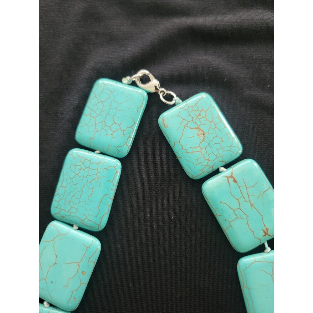 Bold look turquoise color Howlite Rectangle bead necklace 18" - Picture 2 of 4